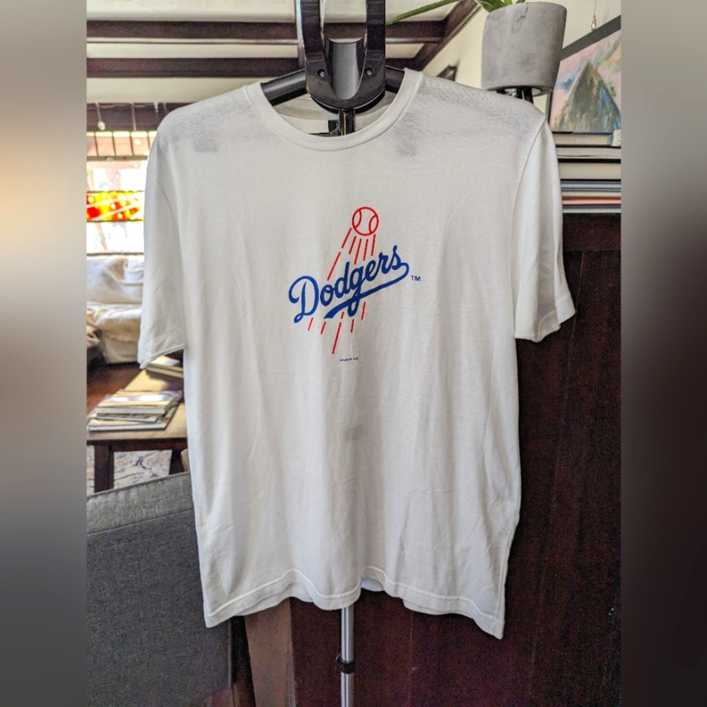 Women's size L Dogers T shirt